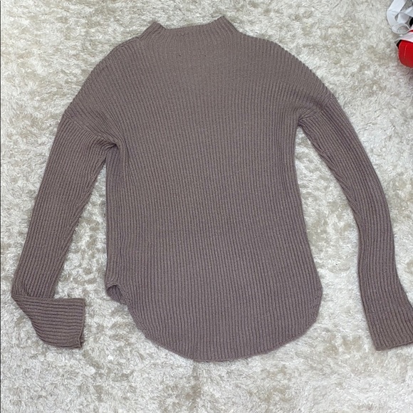 CUTE EXPRESS SWEATER!!!!!!!!! - Picture 1 of 2